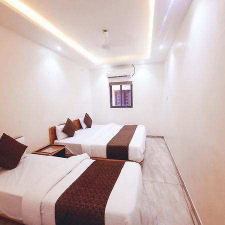 ראג'קוט Hotel Nova Pride מראה חיצוני תמונה