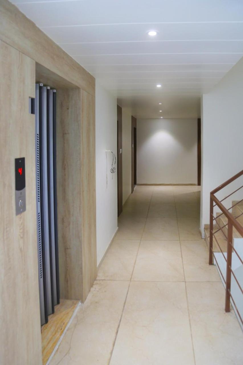 ראג'קוט Hotel Nova Pride מראה חיצוני תמונה