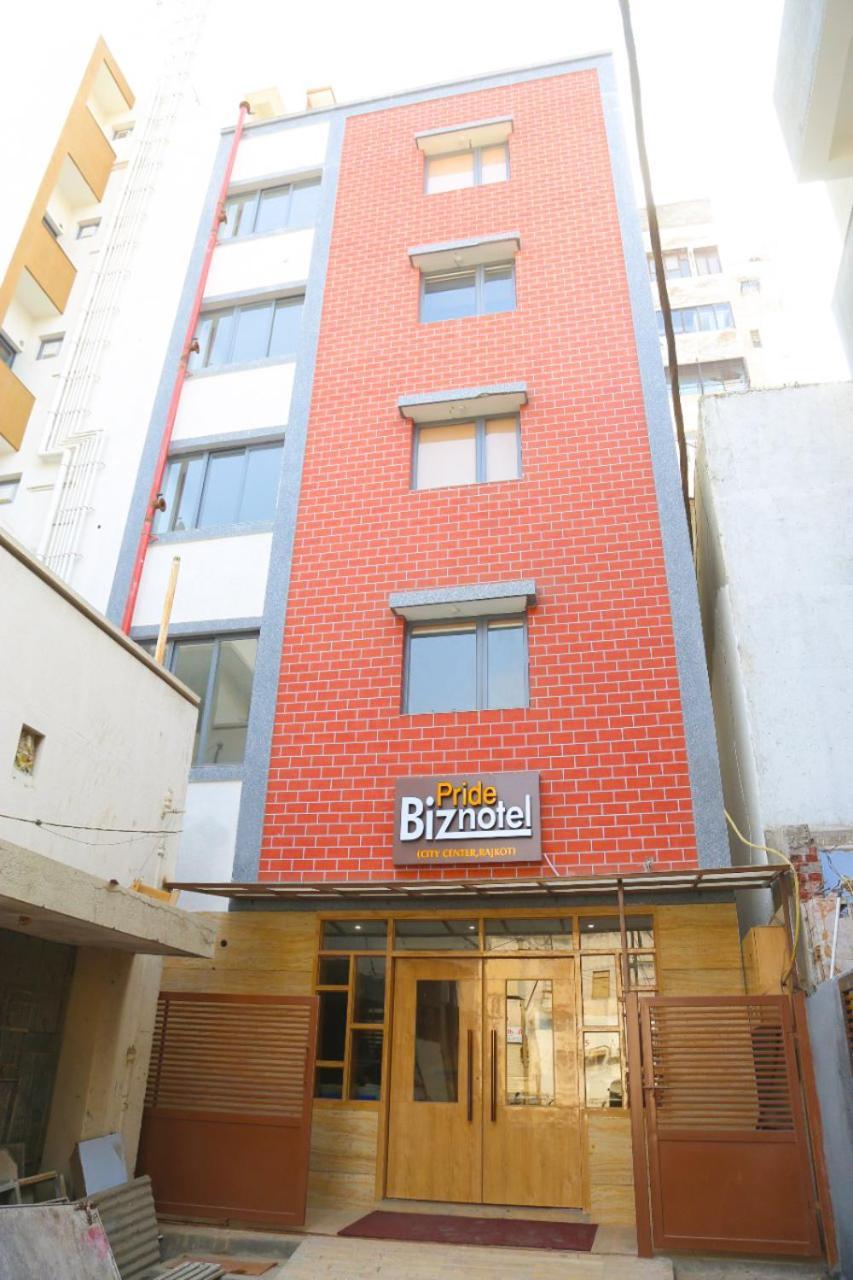 ראג'קוט Hotel Nova Pride מראה חיצוני תמונה