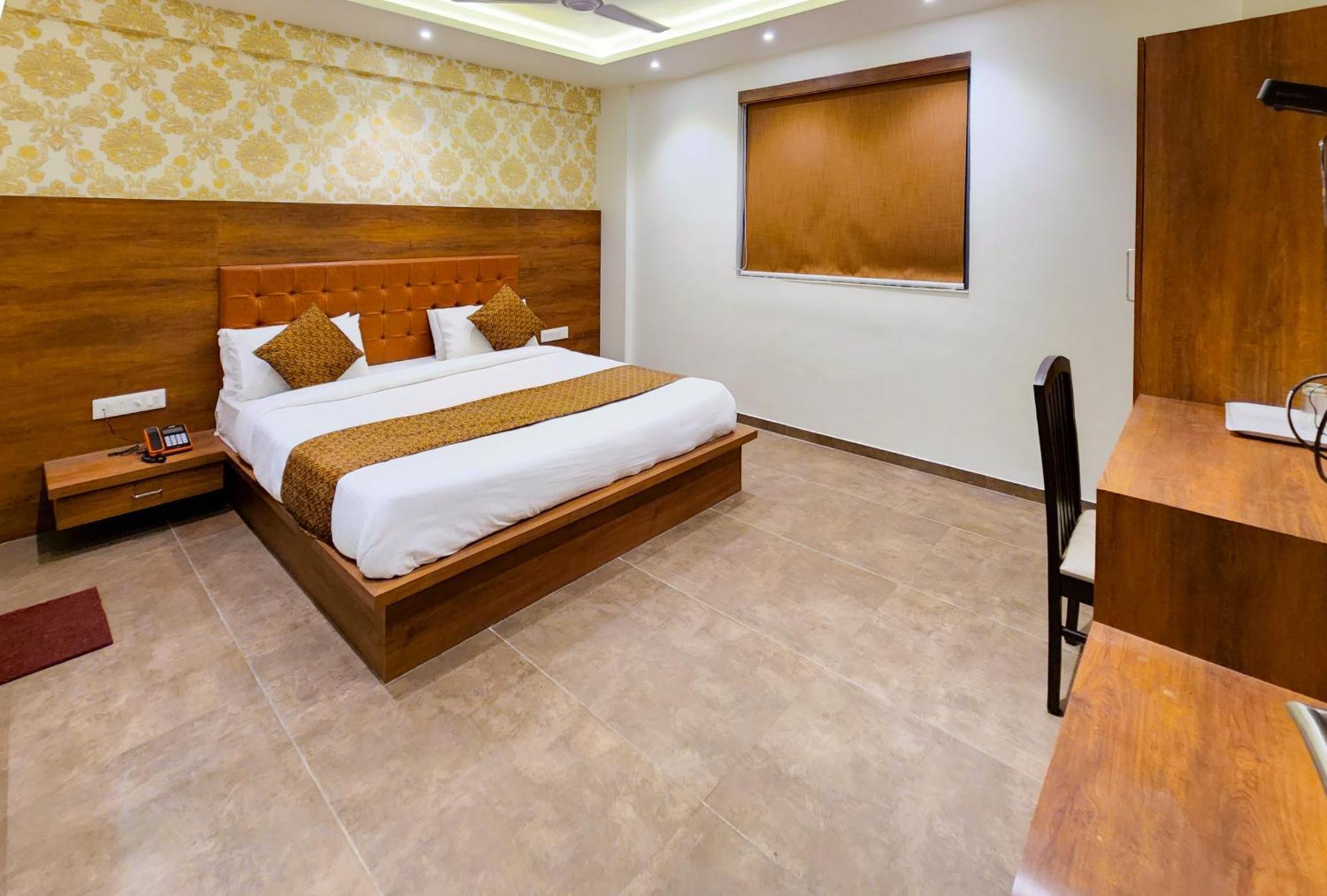 ראג'קוט Hotel Nova Pride מראה חיצוני תמונה