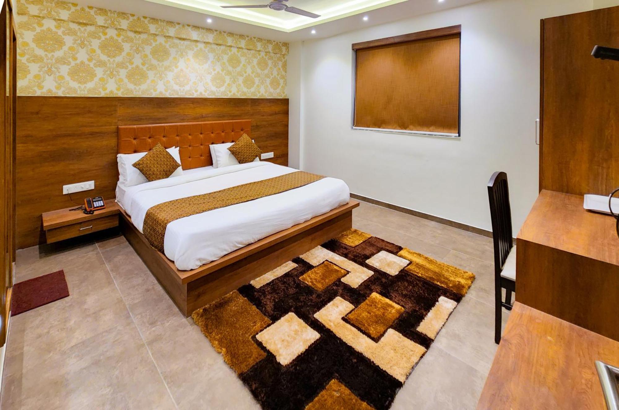 ראג'קוט Hotel Nova Pride מראה חיצוני תמונה
